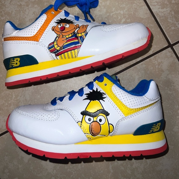 New Balance x Sesame Street - Picture 1 of 6